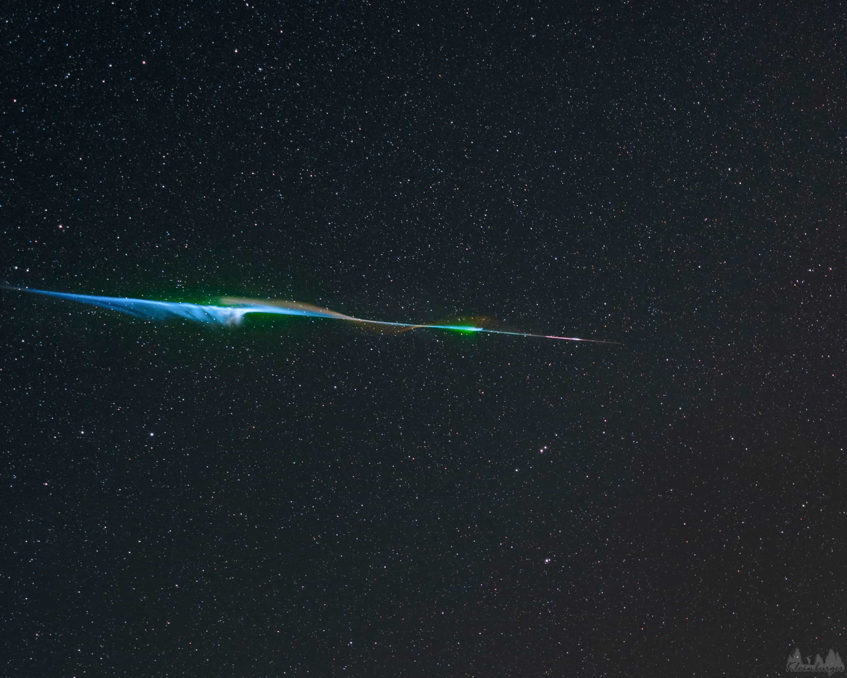 Chemicals Glow as a Meteor Disintegrates